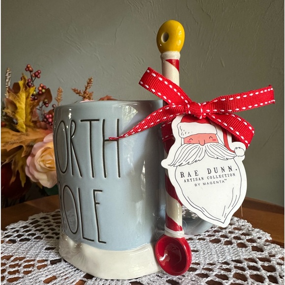 🛑SOLD‼️Ceramic “North Pole” coffee mug - Picture 3 of 8